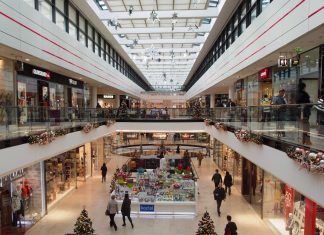 Negozi e centri commerciali in zona gialla: aperti o chiusi nel weekend?