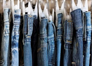 Maxi svendita della Rifle in fallimento: jeans, felpe e giubbotti a solo 2 euro