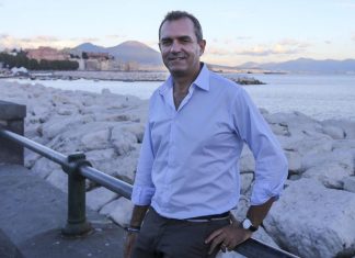 Luigi De Magistris, chi è il sindaco di Napoli candidato a presidente della Calabria photo credits: BonCulture