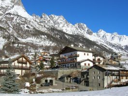 Aosta, ad Oyace in vendita case ad 1 euro tra le Alpi Oyace, fonte initalia.virgilio.it