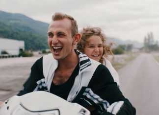 “Ragazzini”: il racconto di un lutto attraverso gli occhi di tre adolescenti Una scena da "Ragazzini" - Photo Credits: Blue Monday Productions