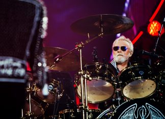 Roger Taylor fa un appello su instagram: “Vaccinatevi contro il Covid-19” Roger Taylor