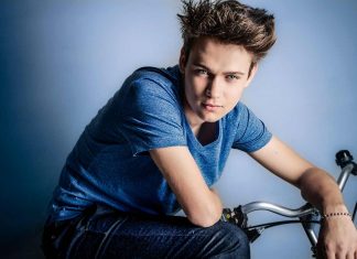 Made in Italy: chi è il modello Flavio, il bellissimo attore Saul Nanni