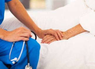 Boom di telefonate per i vaccini over 80 in Lombardia