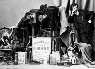 Nel 1894 nasce il brevetto del cinematografo Il cinematografo - PhotoCredit: © sistemacritico.it