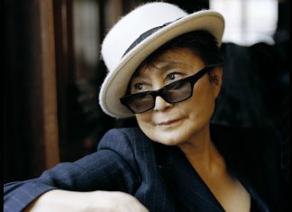 Yoko Ono, l’artista “sconosciuta più famosa del mondo” Yoko Ono - ph: Vanity Fair