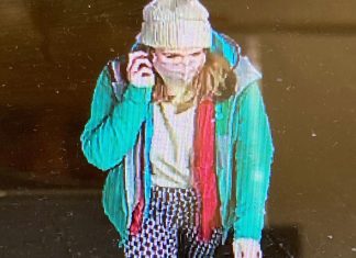 Sarah Everard, uccisa a Londra da un poliziotto Sarah Everard a Londra, nelle immagini catturate dalle telecamere di sicurezza poco prima del suo rapimento.