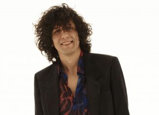 Ermal Meta, cantautore ed autore di successo in gara a Sanremo 2021 Ermal Meta a Sanremo con "Un Milione Di Cose Da Dirti" - Ph © Emilio Timi