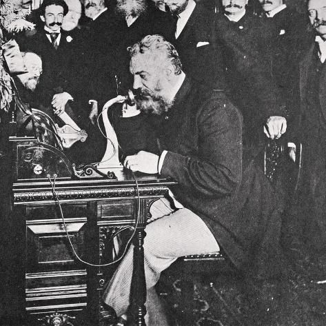 Alexander Graham Bell e la prima chiamata con il telefono - Credits: Pinterest