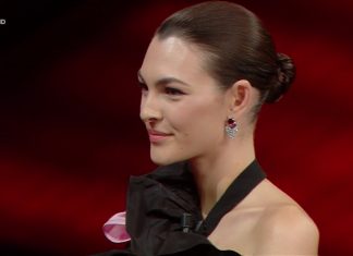 Ecco i look di Vittoria Ceretti per la terza serata di Sanremo 2021 I look di Vittoria Ceretti per la terza serata di Sanremo 2021 - Photo Credits: Twitter