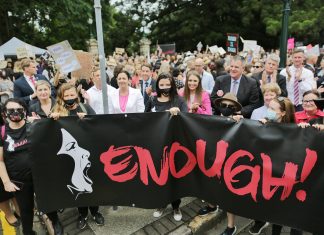 #March4Justice – Australia: donne in piazza contro la violenza sessuale #march4justice - photocredits: twitter