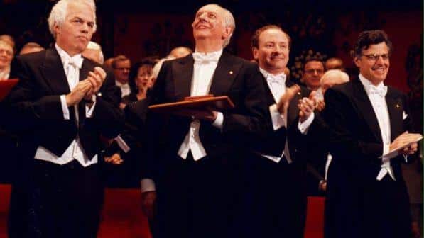 Dario Fo durante la consegna del Premio Nobel - Photo Credits: Polemica e Polemiche 