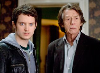 John Hurt: “Elijah Wood è stato una scoperta sul set di Oxford Murders” John Hurt ed Elijah Wood in "Oxford Murders" - Photo Credits: imdb.com