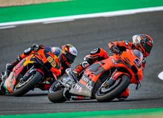 Nuove ali sulla KTM: avvistate sulle RC16 nuove ali in carbonio Nuove ali sulla KTM