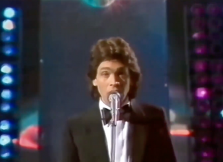 “Storie di tutti i giorni”, il trionfo di Riccardo Fogli al Festival di Sanremo 1982 "Storie di tutti i giorni" il brano vincitore del Festival di Sanremo del 1982 - Photo Credits immagine Rai