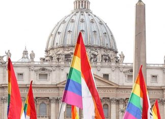 Il Vaticano dice no alla benedizione delle unioni gay: “Non è lecito”