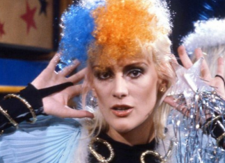Donatella Rettore pronta a rendere Sanremo 2021 “Splendido splendente” Donatella Rettore Sanremo 2021 © faremusic.it