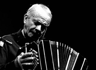 Astor Piazzolla, il protagonista del doodle di oggi