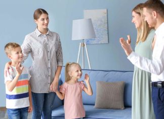 Bonus babysitter 2021: ecco come funziona e a chi spetta Bonus babysitter, fonte universomamma.it