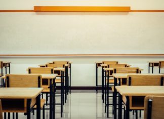 Covid, sempre più contagi nelle scuole. Spirlì: “Le aule non sono il luogo più sicuro del pianeta” contagi scuole covid