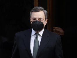 Variante Omicron, verso una nuova stretta in vista del Natale: Draghi convoca vertice per il 23 dicembre