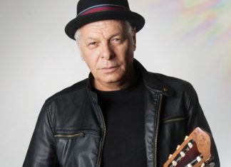 Enzo Gragnaniello, chi è il cantauote e chitarrista napoletano