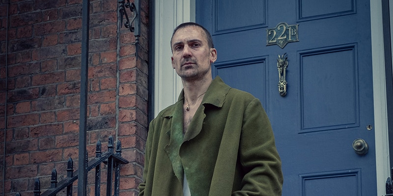 Henry Lloyd-Hughes as Sherlock Holmes ne "Gli irregolari di Baker Street" - Photo Credits: ScreenWEEK