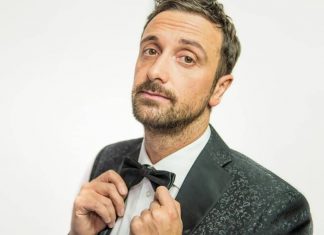 Leonardo Fiaschi, chi è l’affascinante comico italiano
