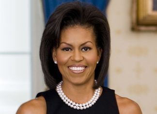 Michelle Obama sui social: “Vaccinarsi salverà delle vite, tra quelle potrebbe esserci la tua”