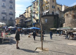 Napoli zona rossa, rissa a Porta Nolana nonostante le restrizioni anti-Covid