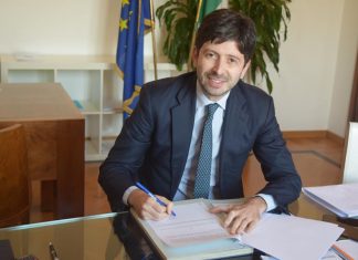 Covid, il ministro Speranza: “Vaccini per tutti entro l’estate”