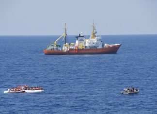Ennesima strage nel Mediterraneo: 130 migranti dispersi