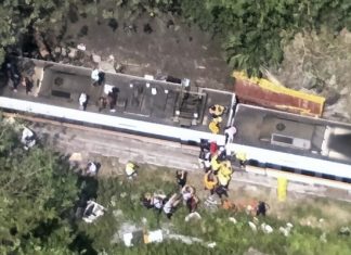 Tragedia a Taiwan: treno deraglia, dozzine le vittime