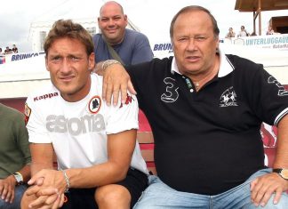 Francesco Totti, il ricordo del padre Enzo Francesco Totti con il padre Enzo - Photo Credits: Corriere dello sport
