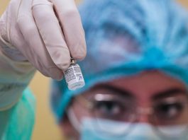 Covid, vaccini: ora i no vax rischiano la sospensione