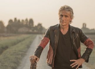 Ligabue, riprogrammato il concerto evento “30 anni in un (nuovo giorno)” al 4 giugno 2022 Ligabue, l'attesissimo evento live "30 anni in un (nuovo) giorno" slitta al 4 giugno 2022" - Photo Credits © Ray Tarantino
