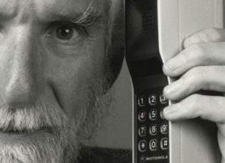 La prima telefonata da un cellulare portatile nel 1973 Prima telefonata con un cellulare - PhotoCredit: © occhionotizie.it