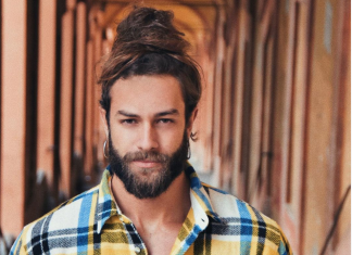 Filippo Melloni, il “Padre Natura” di “Ciao Darwin” Filippo Melloni, il "Padre Natura" di Ciao Darwin - Photo Credits profilo Instagram Filippo Melloni