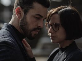 “Suburbia Killer”, l’avvincente miniserie spagnola approda su Netflix Mario Casas e Aura Garrido in "Suburbia Killer" - Photo Credits: Cinefilos.it