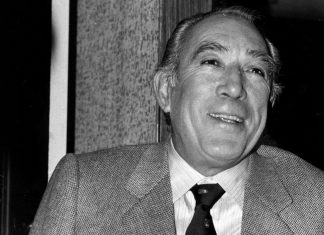 Anthony Quinn, la grande recitazione cinematografica virile e passionale Anthony Quinn, fonte pagesix.com