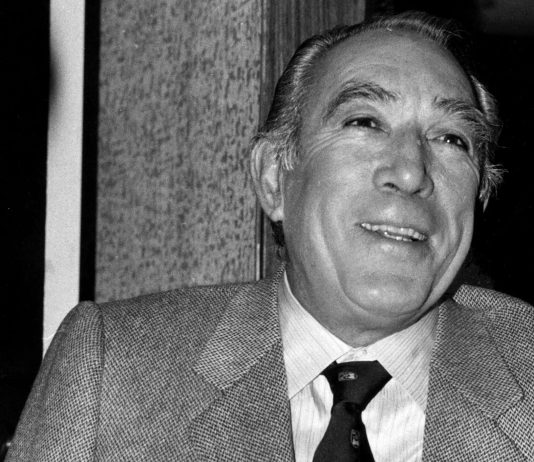 Anthony Quinn, la grande recitazione cinematografica virile e passionale Anthony Quinn, fonte pagesix.com