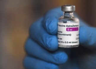 L’Ema conferma l’efficacia di AstraZeneca: “I benefici del vaccino superano i rischi”