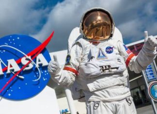 La Nasa sceglie SpaceX per portare la prima donna sulla Luna