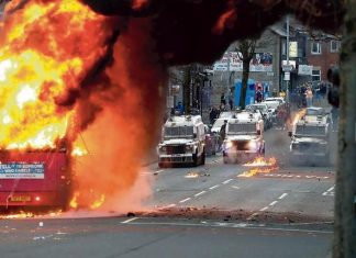 L’Irlanda del Nord in fiamme nel post Brexit