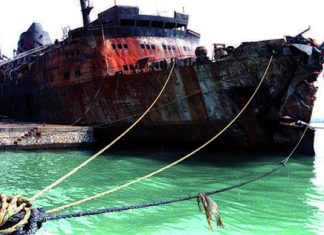Il disastro del Moby Prince, la tragedia in cui morirono 140 persone moby prince- credits: toscaneggi.it