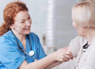Nel Veneto 8600 operatori sanitari no-vax rischiano lo stipendio