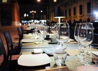 Aperture dal 26 aprile: prima bar e ristoranti, dopo piscine e palestre