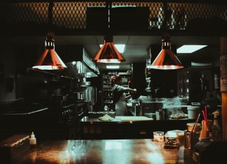 Ghost Kitchen: cosa sono le cucine senza ristoranti Ghost Kitchen - le cucine senza ristorante