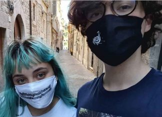 Chi è Alessio Falciani, il cantante e fidanzato di Casadilego