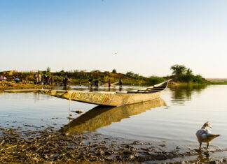 Nigeria, naufragio di un’imbarcazione fluviale: oltre 150 le persone disperse